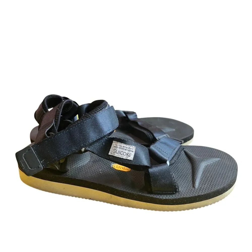 Men’s black Suicoke Depa-v2 sandals sz 11